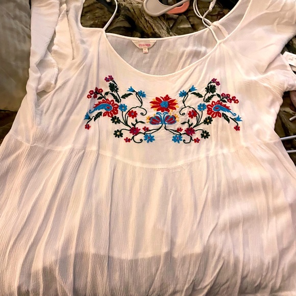 Cold shoulder top - Picture 1 of 3